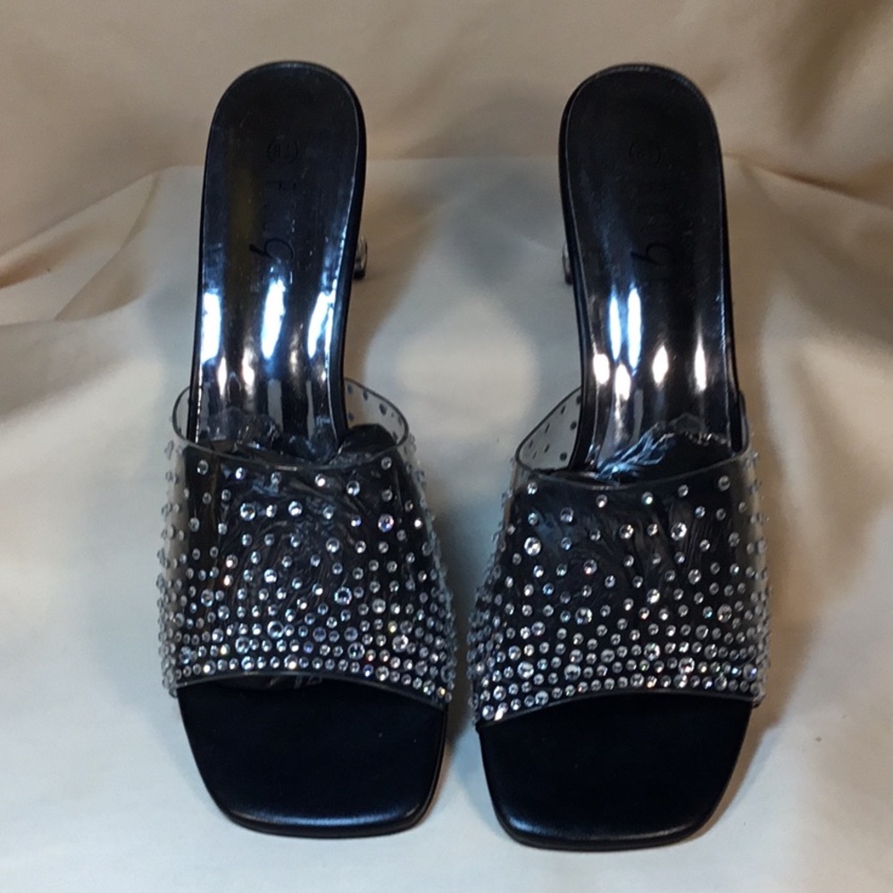 Rouge  Helium Sandals